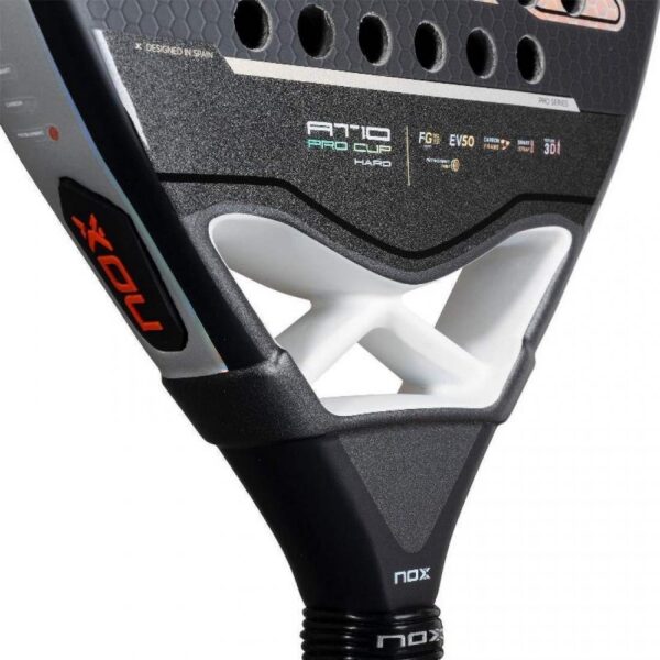 https-erply-s3-amazonaws-com-542539-pictures-60-67c5e0f658af31-04352148-pala-nox-at10-pro-cup-hard-2025-1-es-5-1100x1100