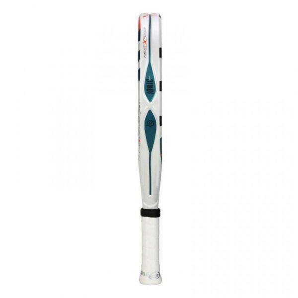 pala-bullpadel-ionic-light-2025-1-es-2-1100x1100