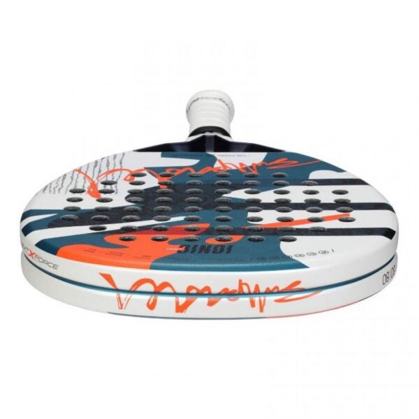 pala-bullpadel-ionic-light-2025-1-es-3-1100x1100